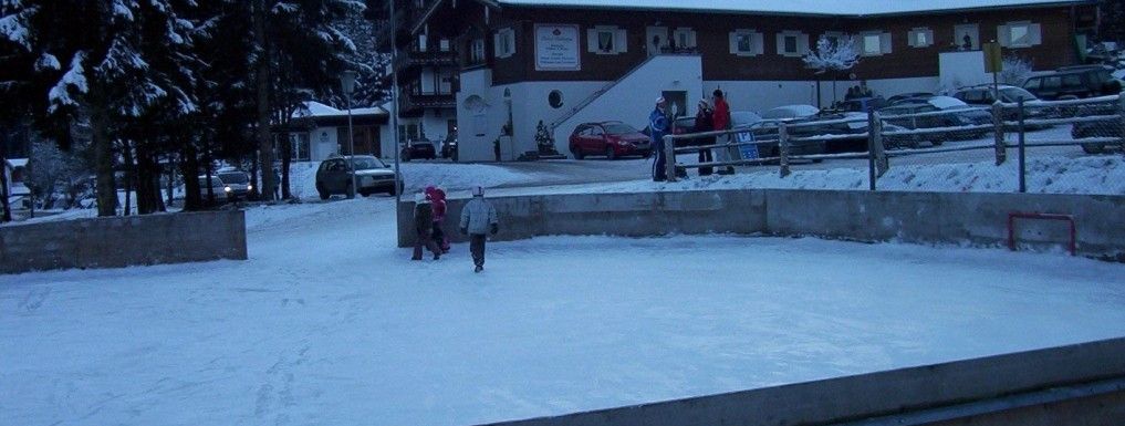Freiluft-Eislauffläche in Neukirchen!