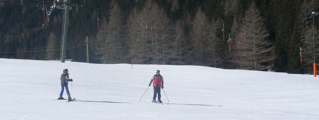 Anfänger auf der blaue markierten Piste Nr.8.