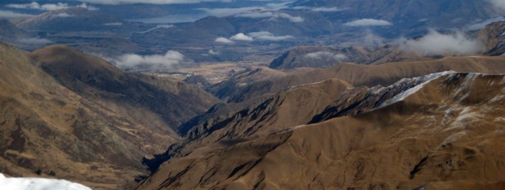 Profis vergnügen sich auf den schwarz markierten Pisten