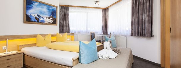 das große Schlafzimmer in unserer FeWo 3