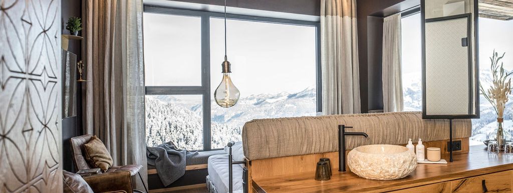 Zimmer mit Panoramafenster