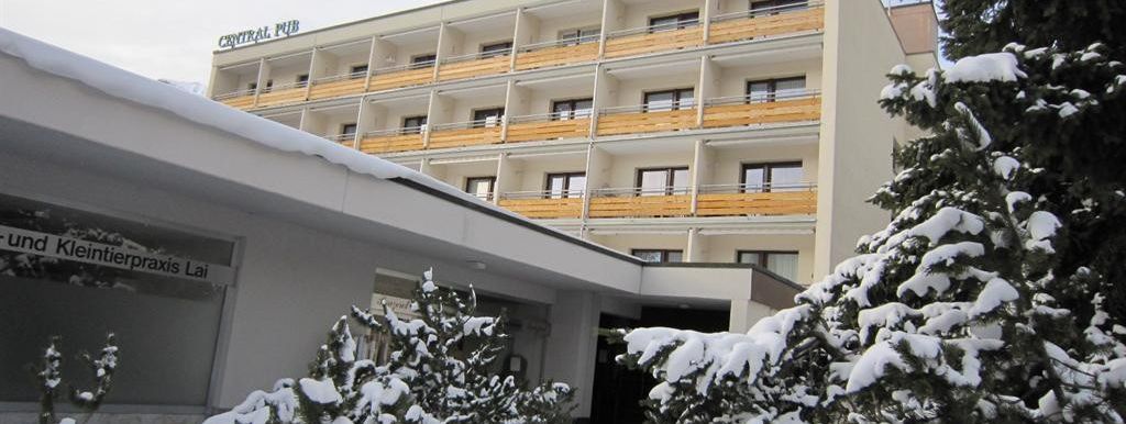 Haus Central von aussen im Winter