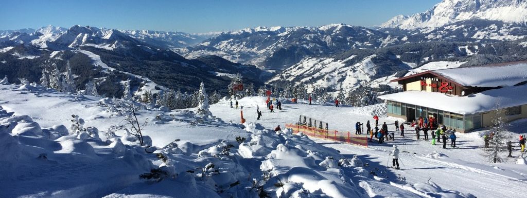 Blick auf die Gondelbahn Rote 8er in Wagrain
