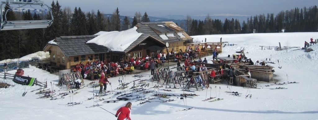 Neugarten Almseehütte at the end of slopes no. 5, 7 and 21.