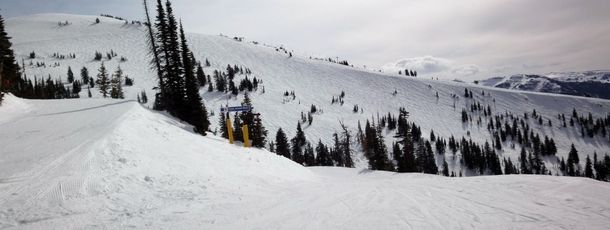 Blick auf die schwarzen Powderhänge 