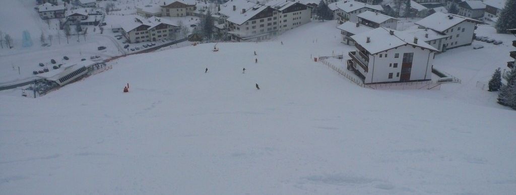 Abfahrt zur Sonnalmbahn am Ortsanfang von Berwang