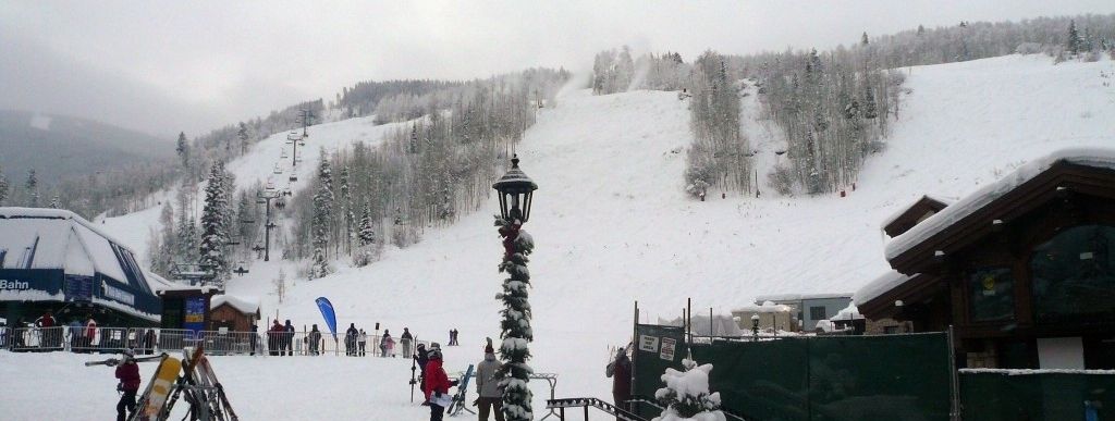 Der Vista Bahn Express bringt die Gäste von Vail Village hoch ins Skigebiet!