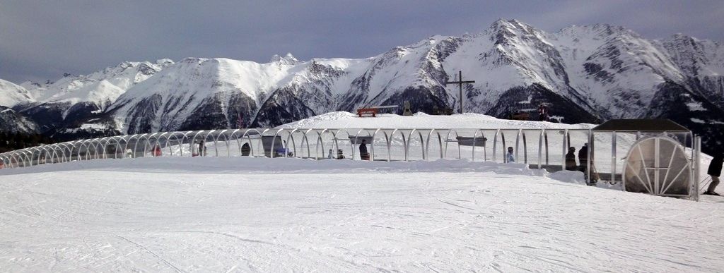 Blick auf den überdachten Zauberteppichlift Tanzbode!