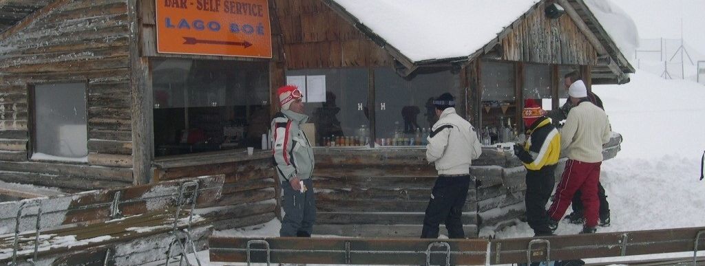 Kleine Snackmöglichkeiten findet man in Alta Badia genau so wie urige Hütten und Restaurants!