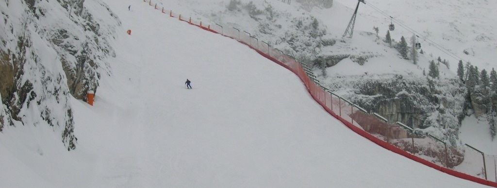 Blick auf die Bergstation der Boé Gondelbahn! Wartezeiten sind auf Grund der hohen Beförderungskapazitäten sehr selten in Alta Badia!