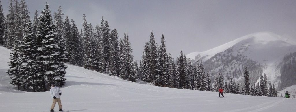 Einige Passagen der Wrangler Abfahrt sind schon fast zu flach für Snowboarder.
