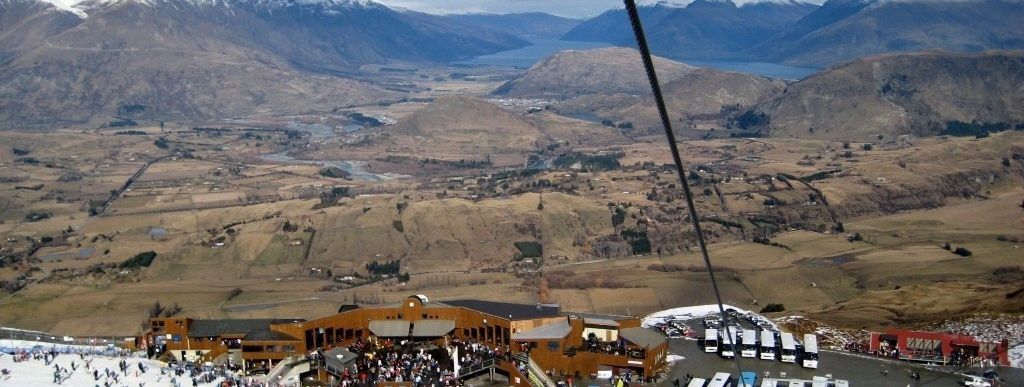 Die Abfahrt bietet Sicht auf den See Wakatipu