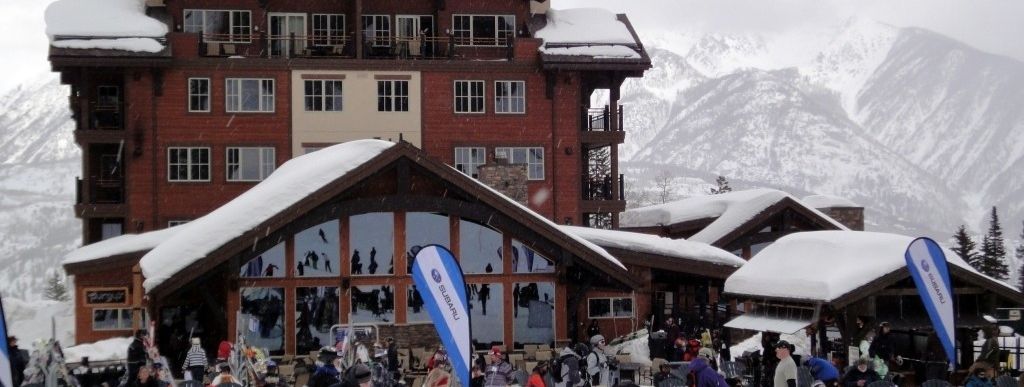 Das Purgy's direkt an der Talstation des Purgatory Village Express Sessellifts!