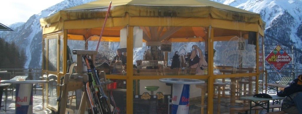 Schirmbar an der Mittelstation Rossbach