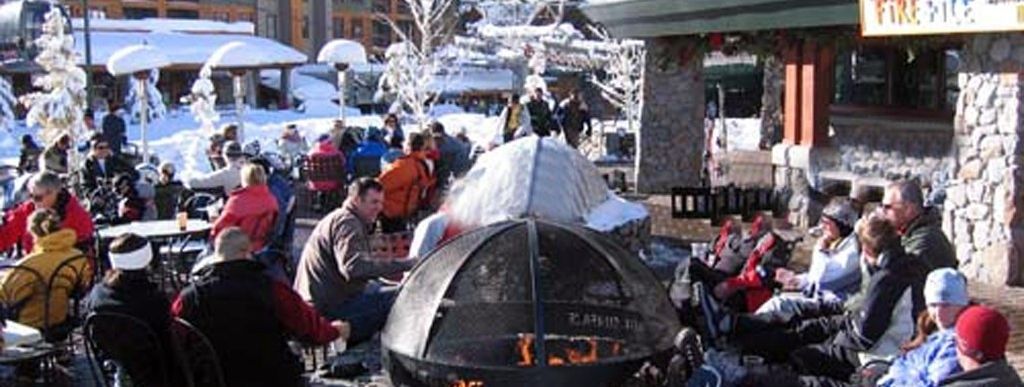 Fire &Ice Bar an der Talstation der Village Gondola!