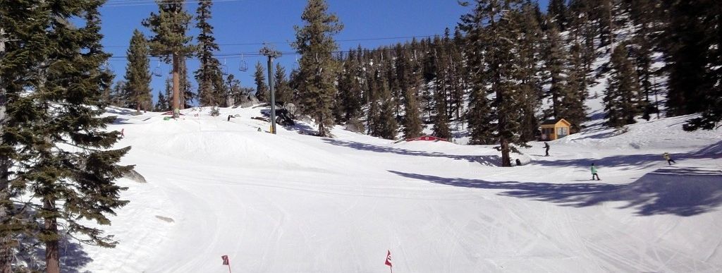 Die Jumps im Progression Park sind auch für weniger geübte Boarder leicht zu meistern.