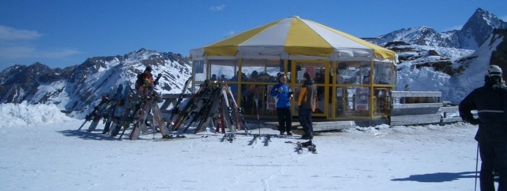 Schirmbar an der Bergstation der Panoramabahn!
