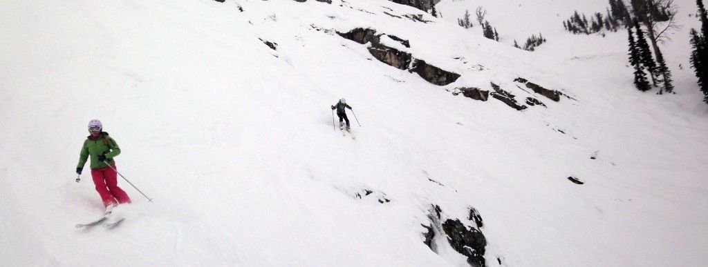 Sollte Anfängern nicht passieren: Wer sich auf schwarze Abfahrten wagt, muss in Jackson Hole schon auch mal felsige Passagen überwinden können.