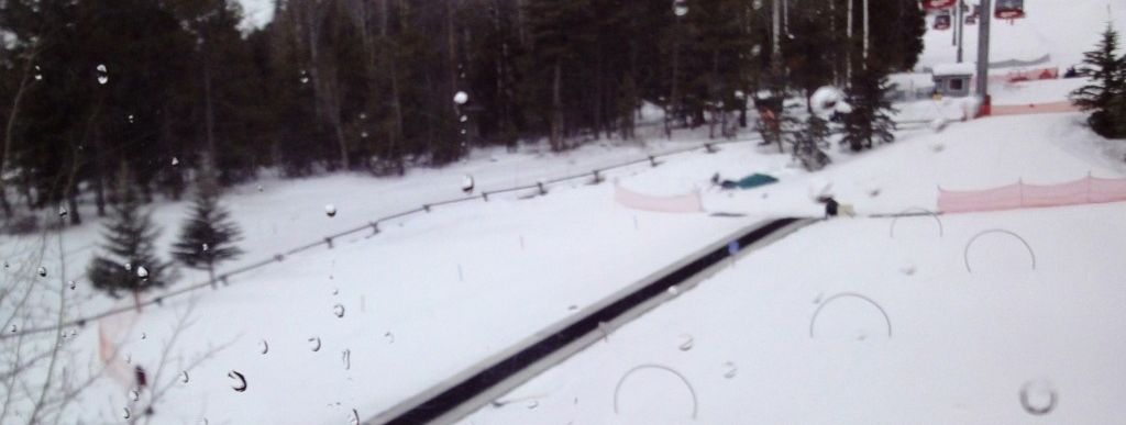 Der Zauberteppichlift für Kinder befindet sich etwas versteckt oberhalb der Talstation der Bridger Gondola.