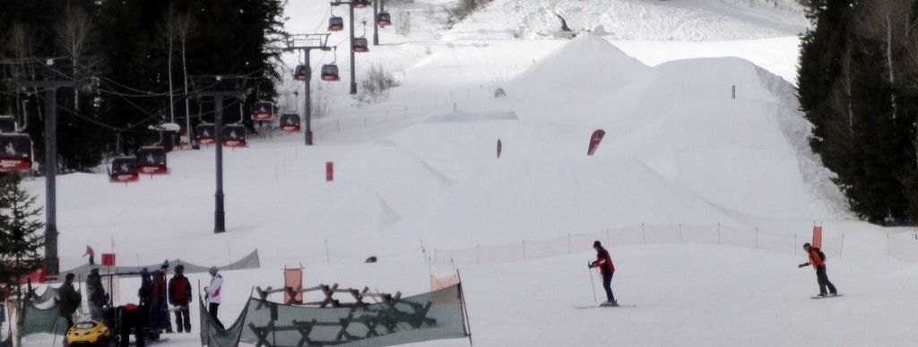 Blick auf die Kicker im Funpark am Eagle's Rest Sessellift!