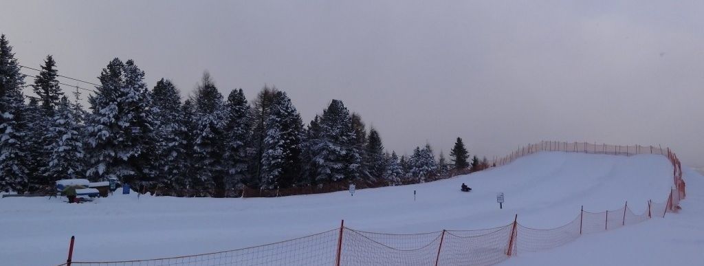 Spaß für die ganze Familie: die Tubingbahn an der Bergstation der Gondelbahn.