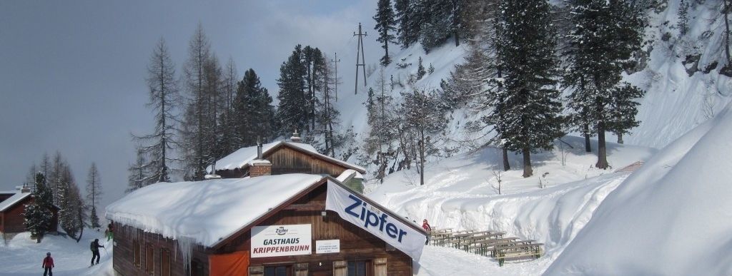 Gasthaus Krippenbrunn (1630m) direkt an der 11 km langen Talabfahrt!