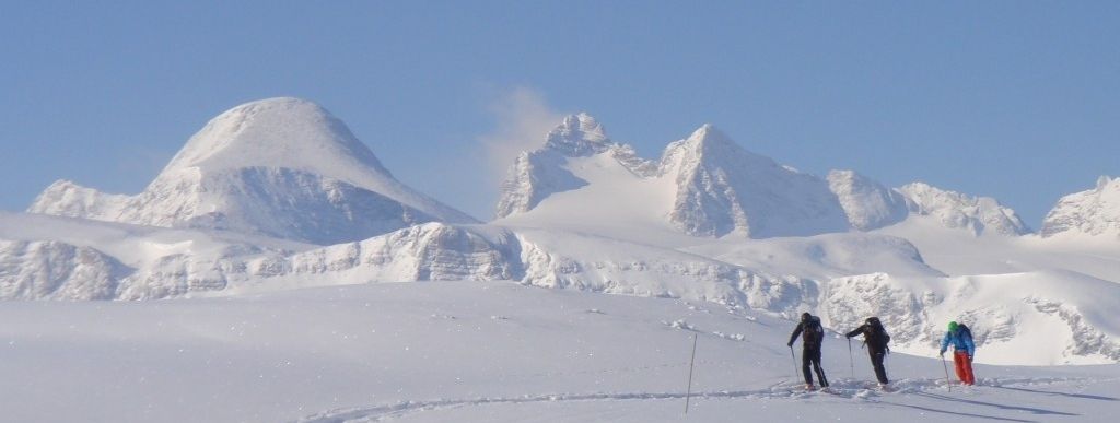 Aufstieg zur nächsten Tiefschneeabfahrt!
