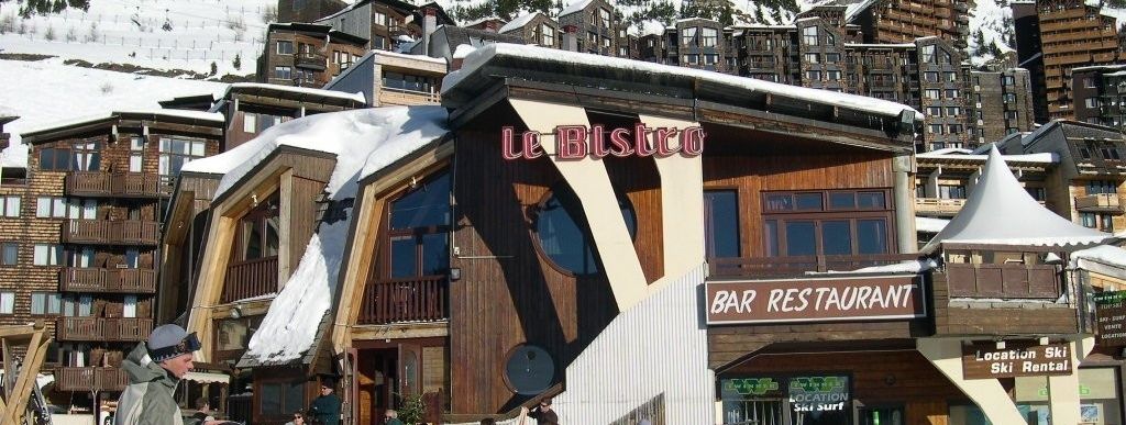 Unterschiedlichste Restaurants zwischen den Bettenburgen in Avoriaz!