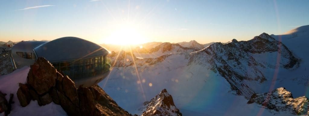Unbeschreibliche Panoramen von Österreichs höchste Seilbahn auf dem Pitztaler Gletscher