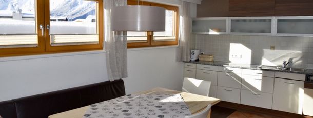 Helles Luxus-Loft mit Stil