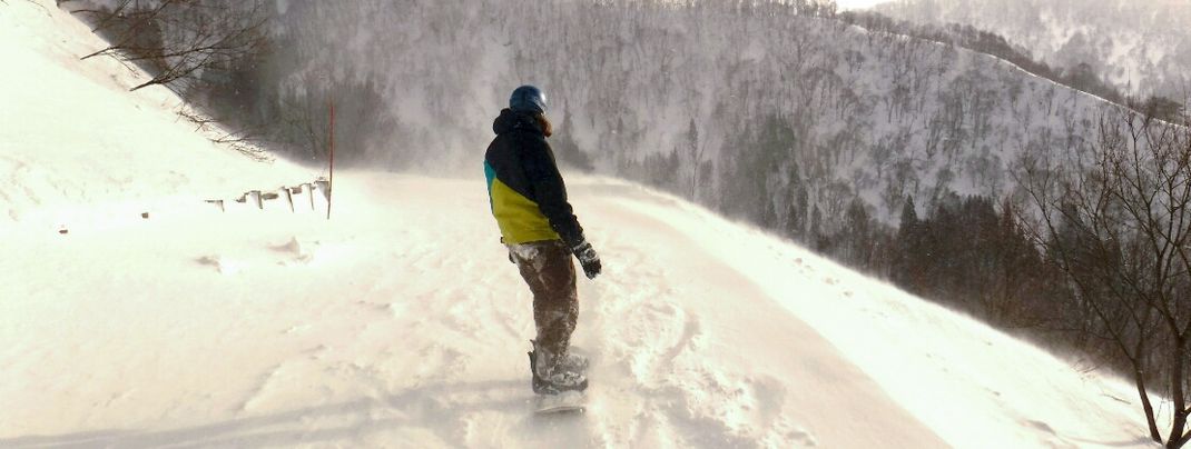 Freeride Skiing in Japan