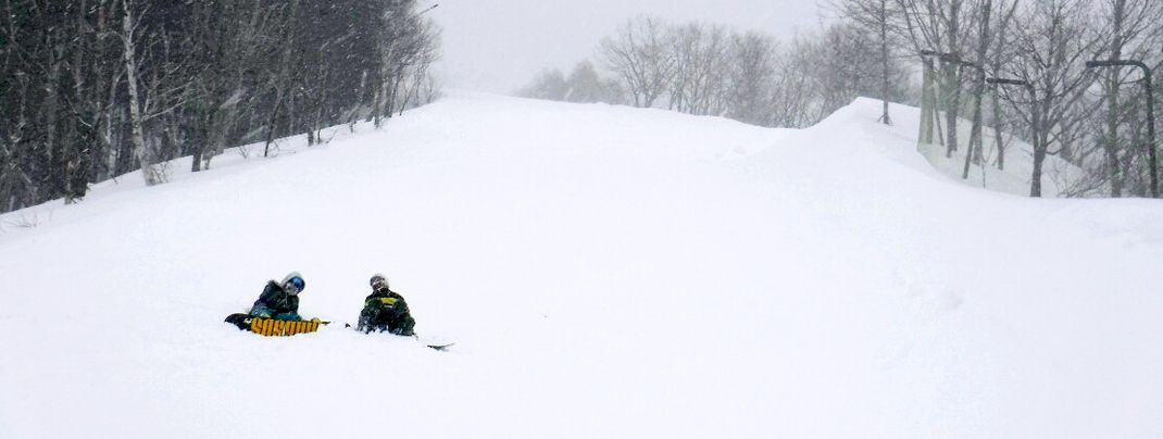 With 14 meters of snowfall per winter, a long season is guaranteed in Nozawa Onsen.