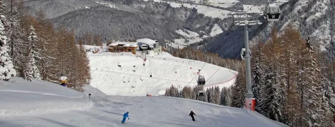 Dank der frühen Schneefälle waren die Pisten im Skigebiet Alpe Lusia/San Pellegrino zum Saisonstart bestens präpariert.
