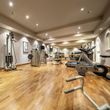 Fitnessraum mit modernen Geräten in der Krone von Lech
