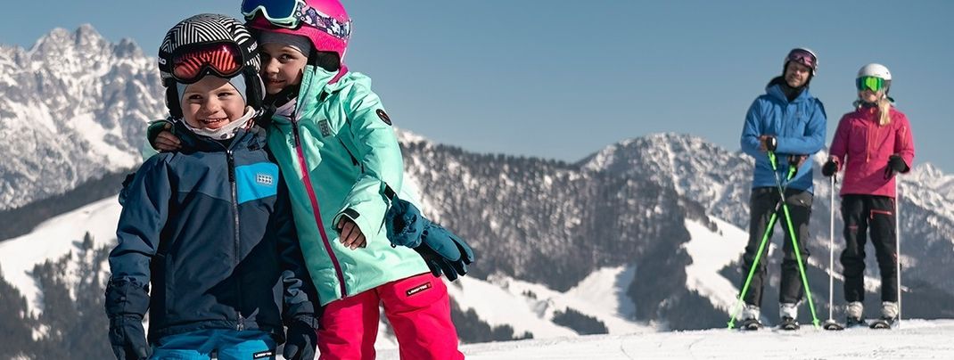 Gewinne einen Familien-Skiurlaub in Tirols schneereichster Region.
