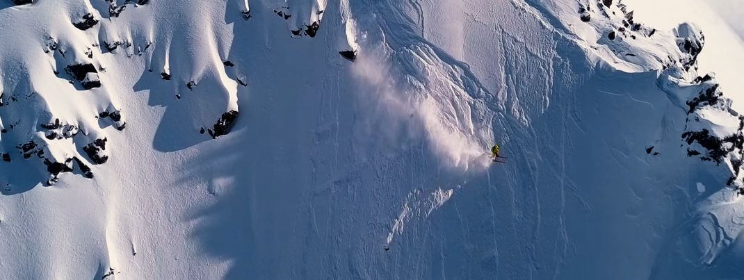 Im freien Gelände fährt der 24-Jährige immer mit Lawinenausrüstung.