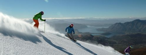 Skifahren in Treble Cone mit traumhaftem Ausblick.