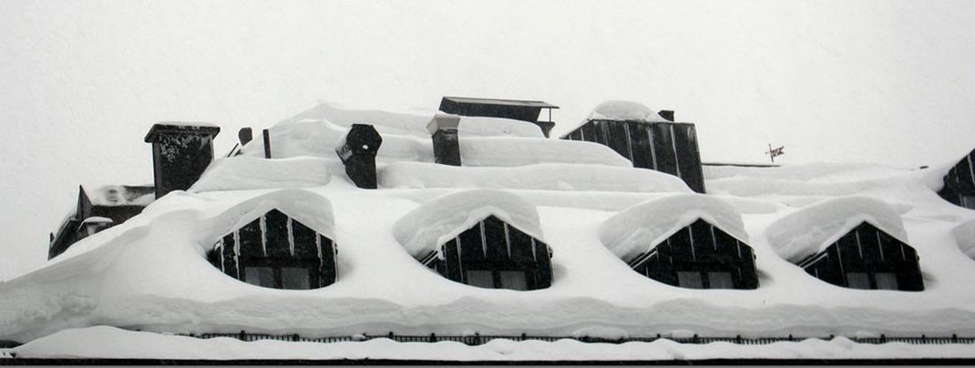 Lawinenwarnstufe 5: Skiorte von der Außenwelt abgeschnitten!