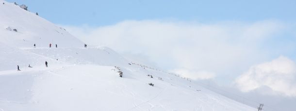 Cerro Castor ski resort offers great views across the Chilean border. With 33 marked trails serving all levels, the ski resort attracts winter sports enthusiasts of all age groups and skills.