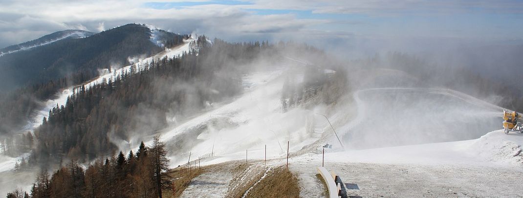 Die Schneekanonen in Bad Kleinkirchheim laufen auf Hochtouren.