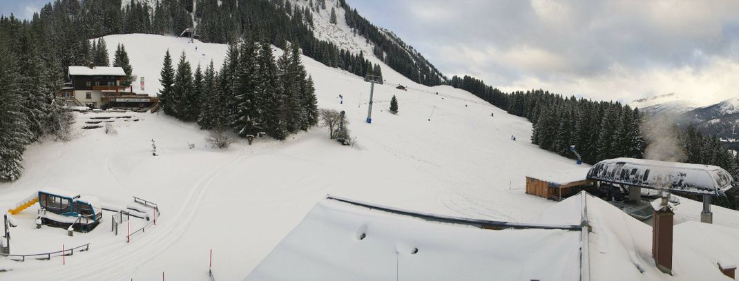 60cm hoch ist die Schneedecke bereits am Söllereck bei Oberstdorf. Am Freitag startet der Skibetrieb.