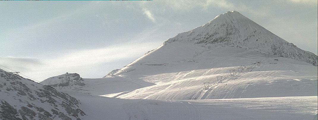 Endlich kann am Stilfser Joch wieder Ski gefahren werden.