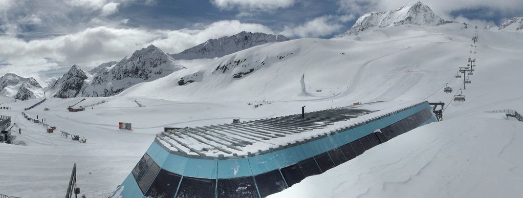 Über 30 Pistenkilometer kann man im Mai noch am Stubaier Gletscher erkunden.