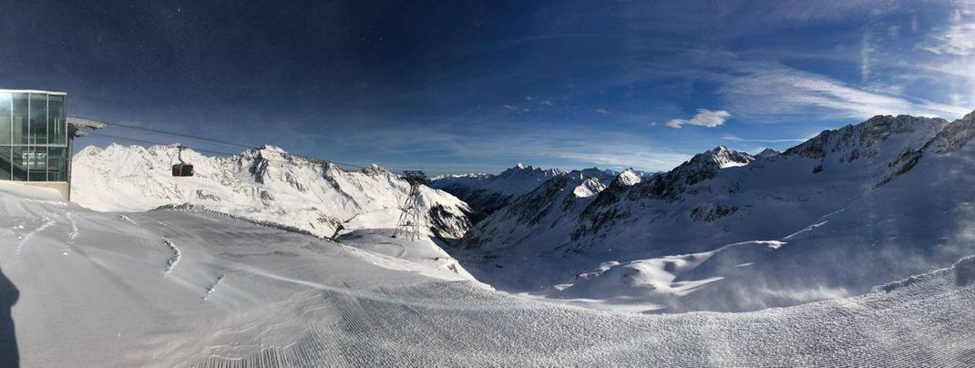 Über 70cm Neuschnee gabs die letzten Tage am Stubaier Gletscher. Für Freitag wurden die Pisten perfekt präpariert.