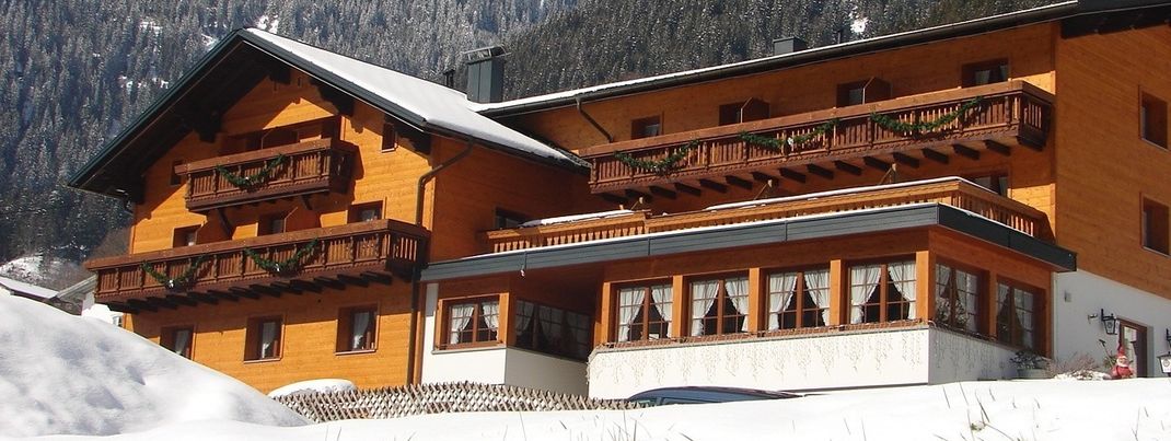 Hausansicht im Winter