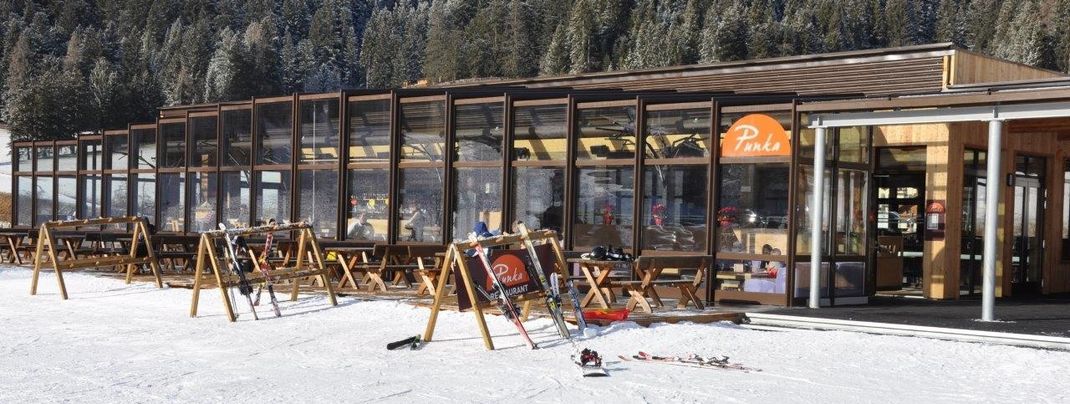 Das Punka bietet eine Cafeteria und ein Restaurant