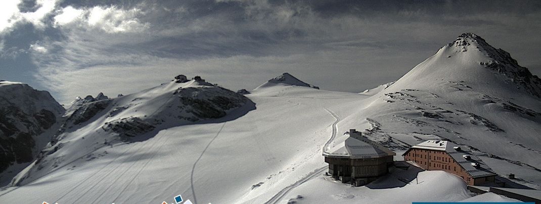 Blick auf die Pisten am Stilfser Joch (Webcam).