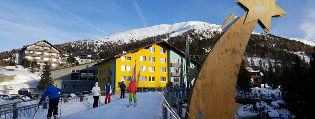 Von der Piste direkt zum Hotel, im Basekamp ist dies kein Problem.
