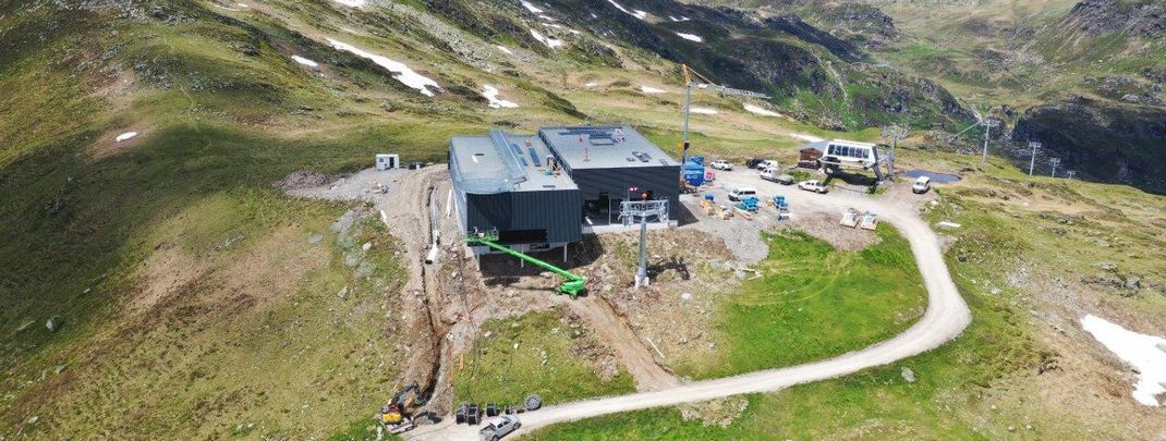 Blick auf die neue Bergstation der Stuanmandlbahn.