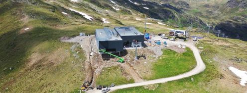 Blick auf die neue Bergstation der Stuanmandlbahn.